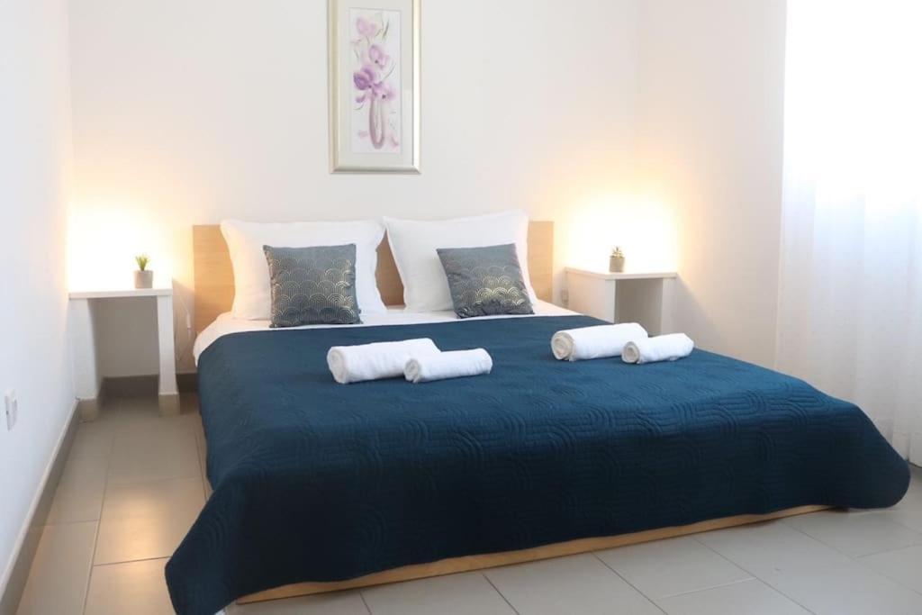 Apartment Nia&Nika Caska, Novalja With Sea View And Terrace Bagian luar foto